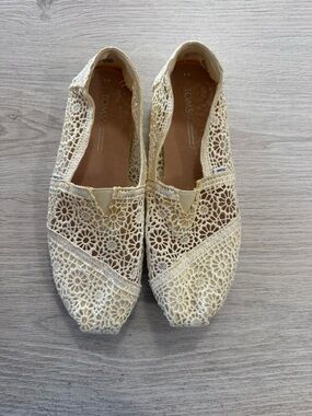 TOMS Cream Crochet Slip-On Loafers